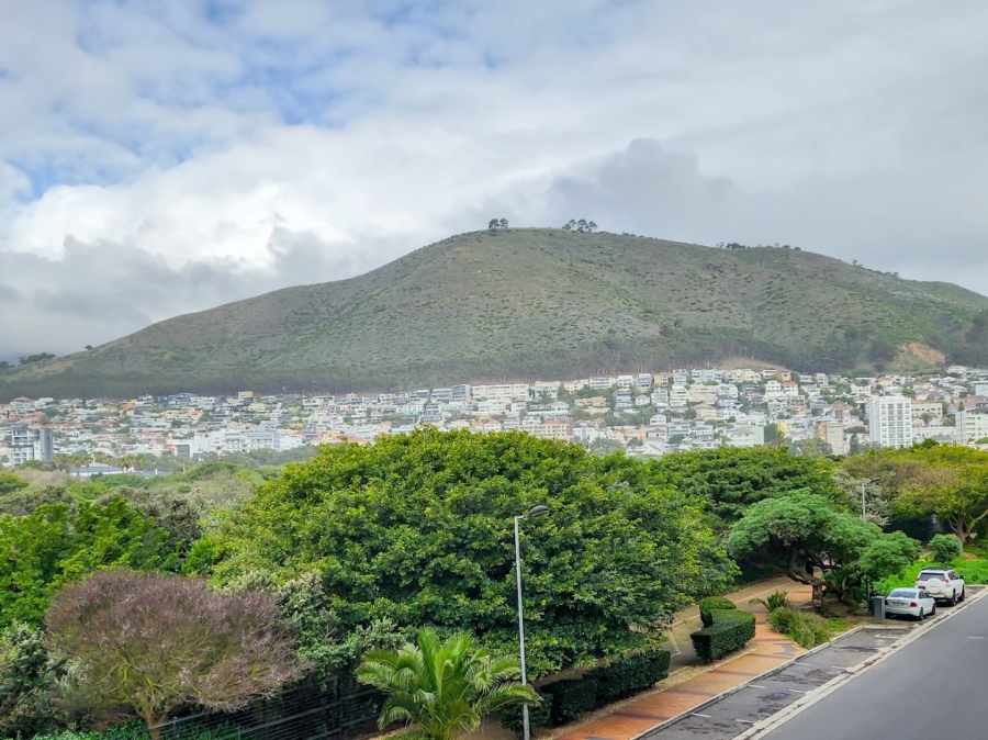 2 Bedroom Property for Sale in Mouille Point Western Cape